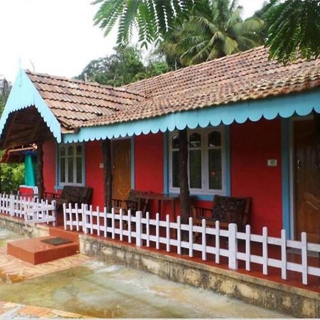 Hiddenvalley Stays - Nethra Madikeri Exterior foto